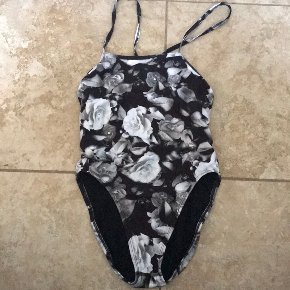 Jolyn One Piece